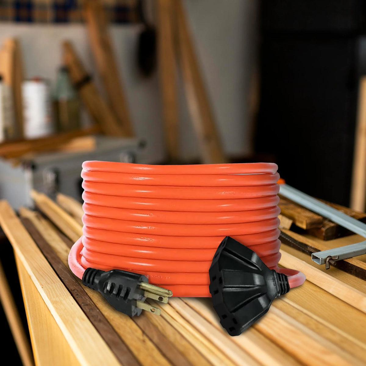 100 Feet Extension Cord with Circuit Breaker F956